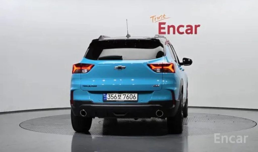 photo_5334685544883549532_y