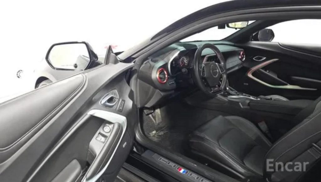 photo_5334685544883549575_y