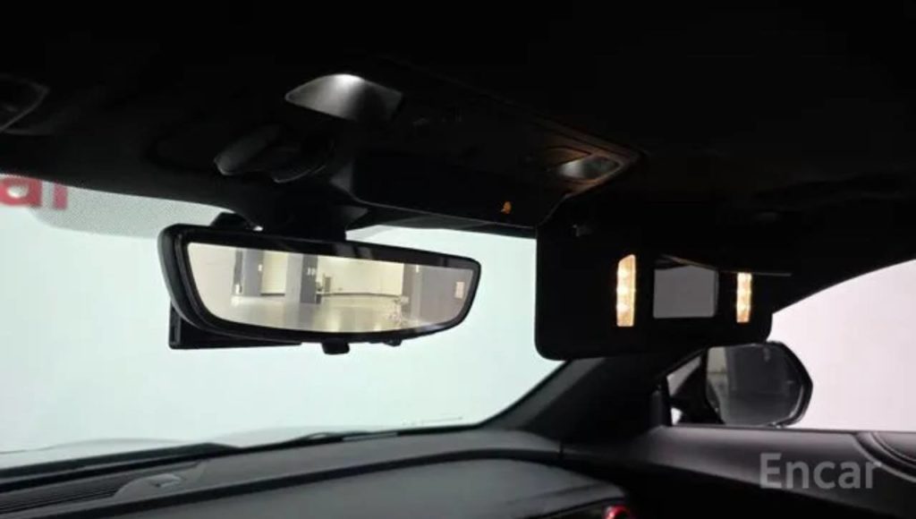 photo_5334685544883549580_y