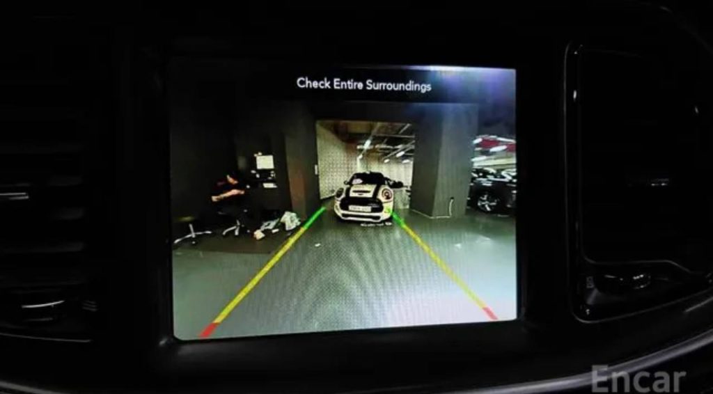 photo_5334685544883549632_y