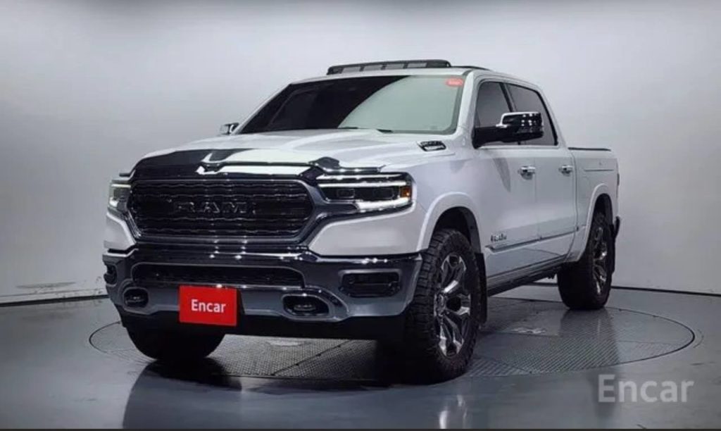 photo_5334685544883549671_y