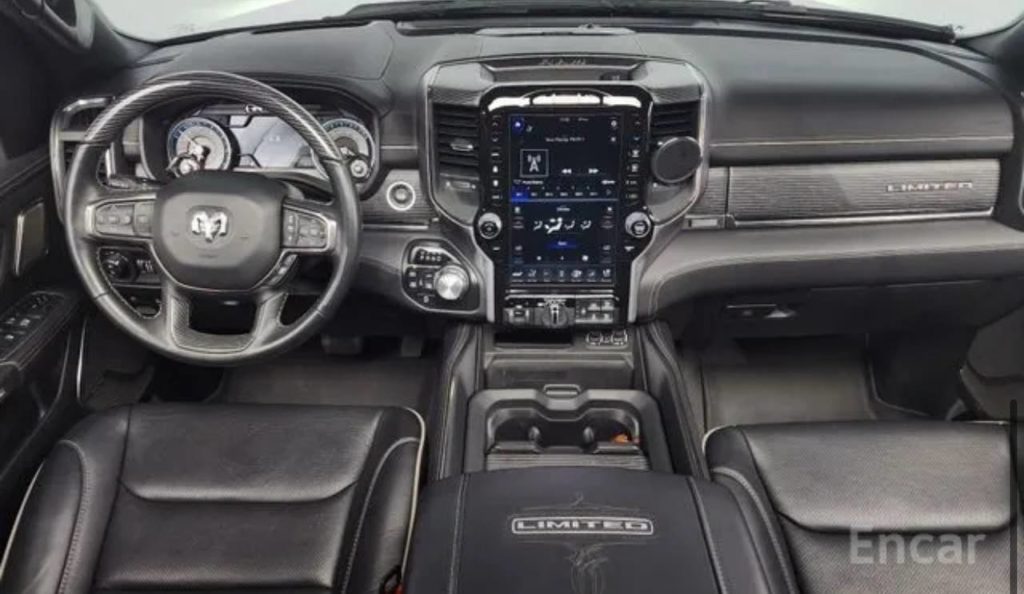 photo_5334685544883549677_y