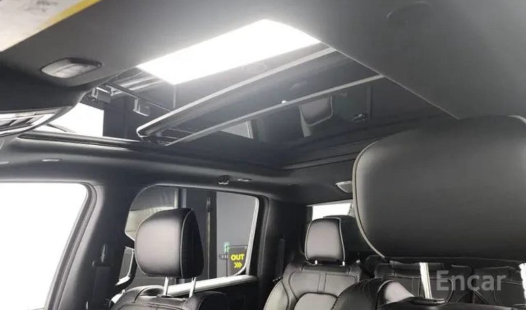 photo_5334685544883549687_y