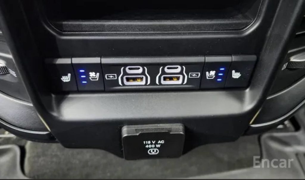 photo_5334685544883549689_y