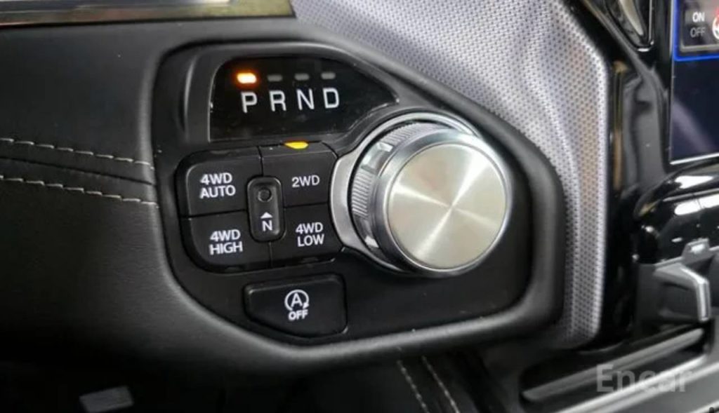 photo_5334685544883549819_y