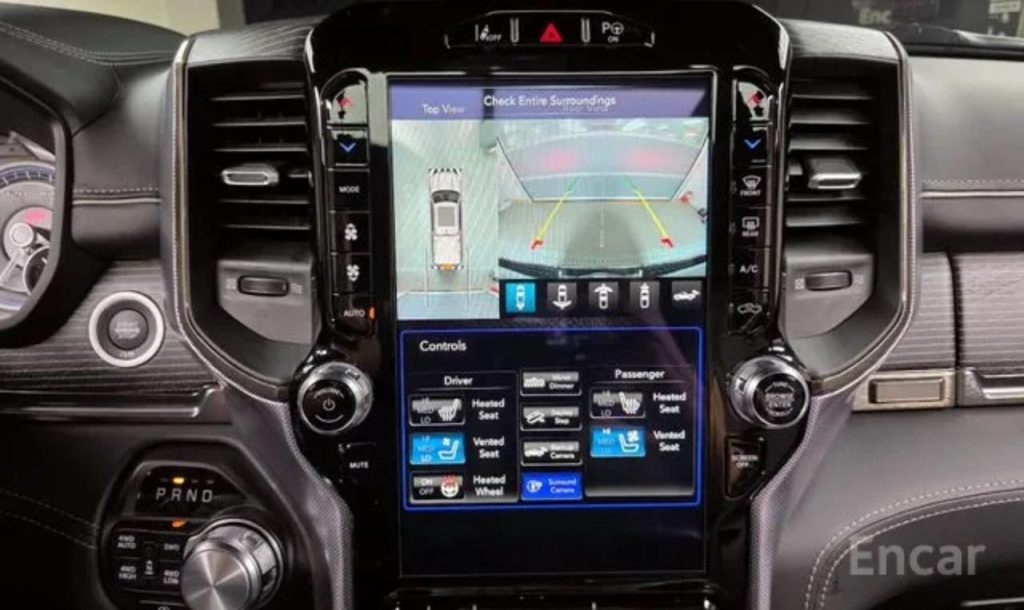 photo_5334685544883549826_y