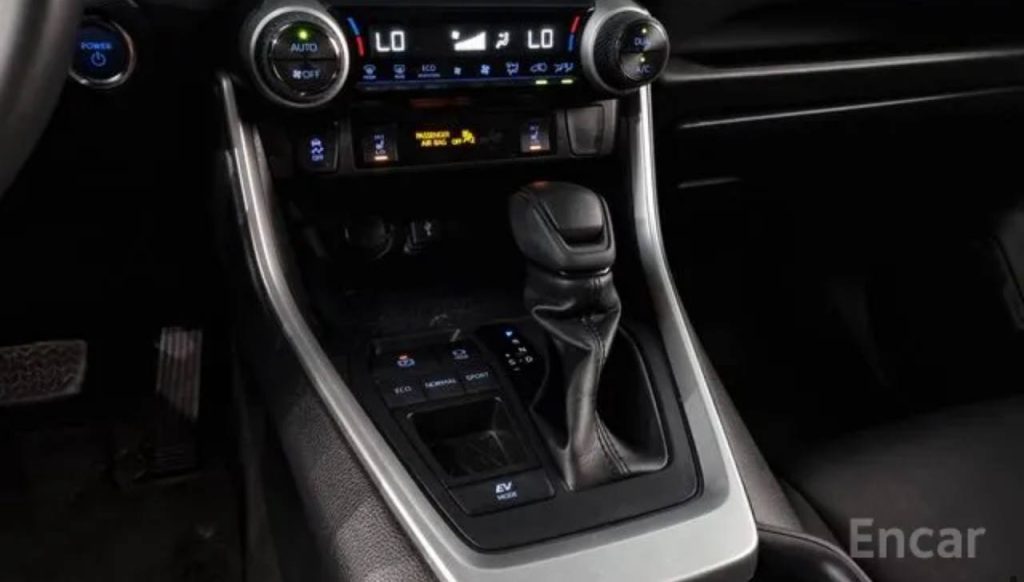 photo_5458424519048953396_y