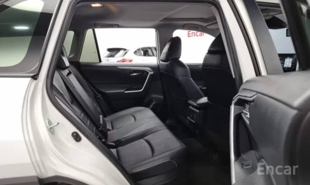 photo_5458424519048953400_y