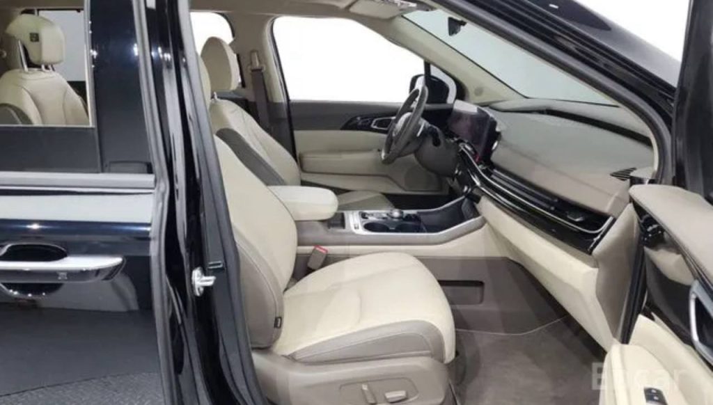 photo_5465234554768981706_y