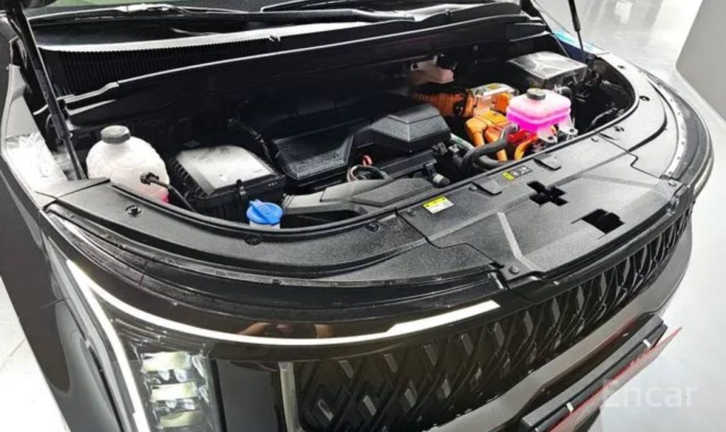 photo_5465234554768981739_y