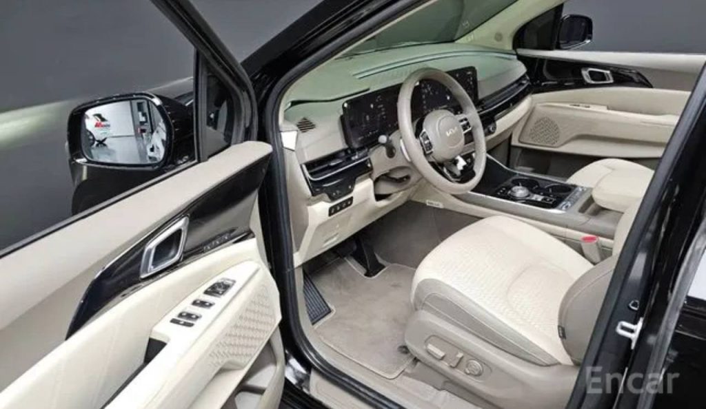 photo_5465234554768981745_y