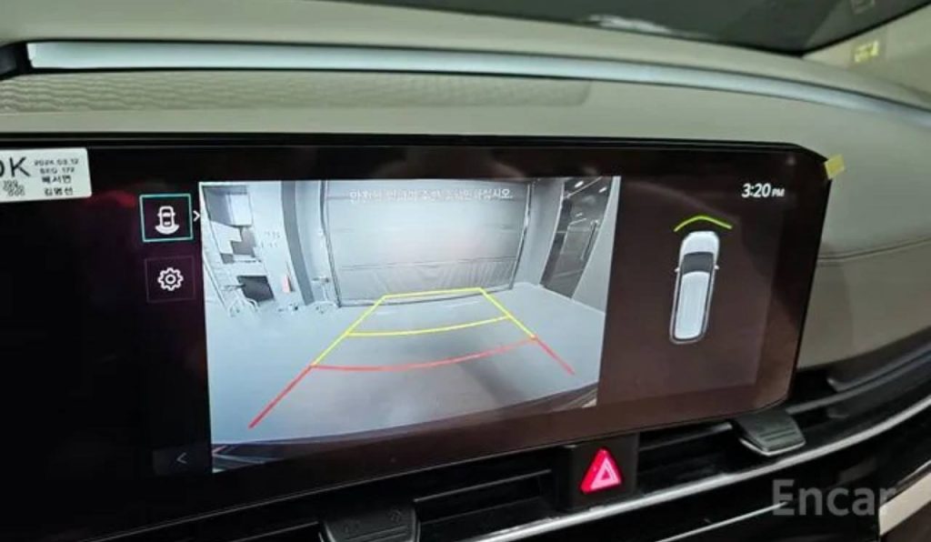 photo_5465234554768981749_y