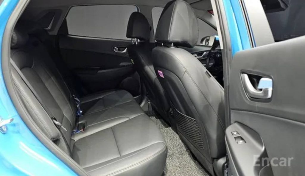 photo_5465234554768981789_y