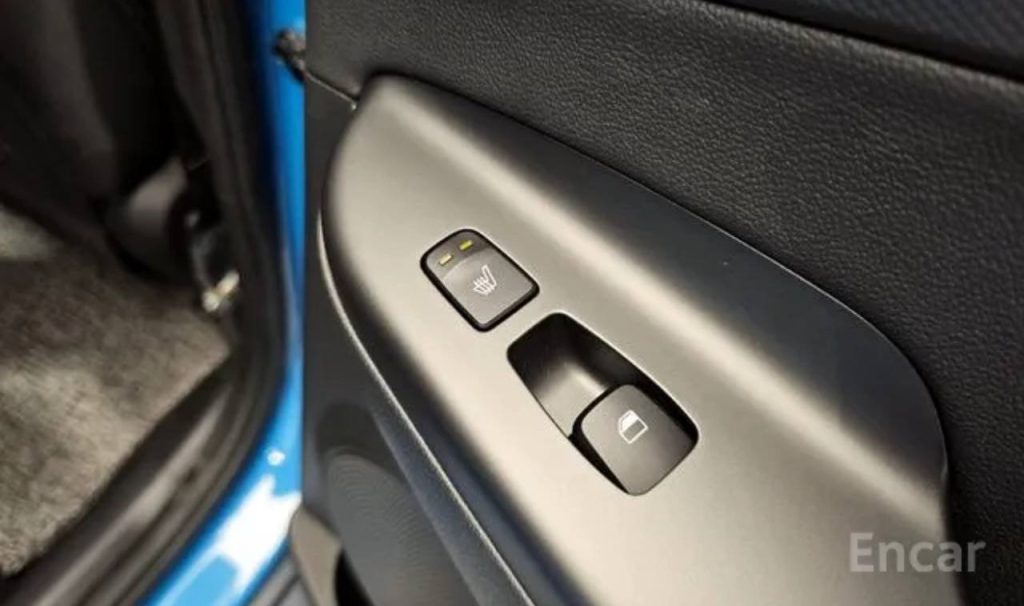 photo_5465234554768981797_y