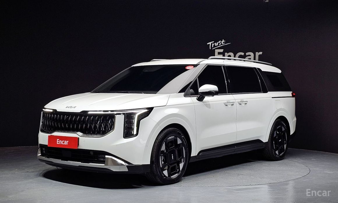 Kia Carnival | 2025 | 6986 km