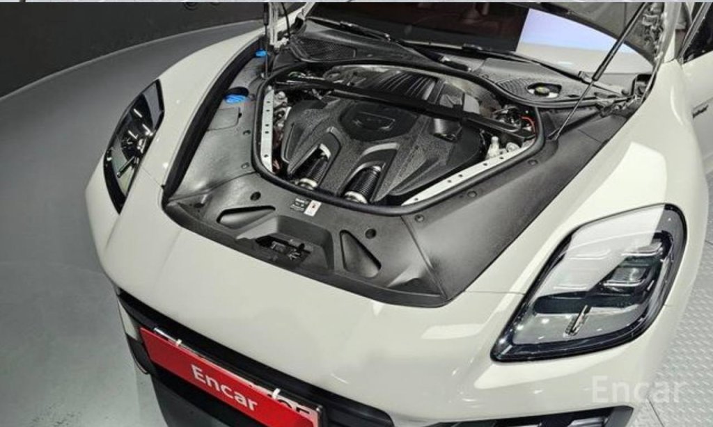 photo_5417968018773446960_y