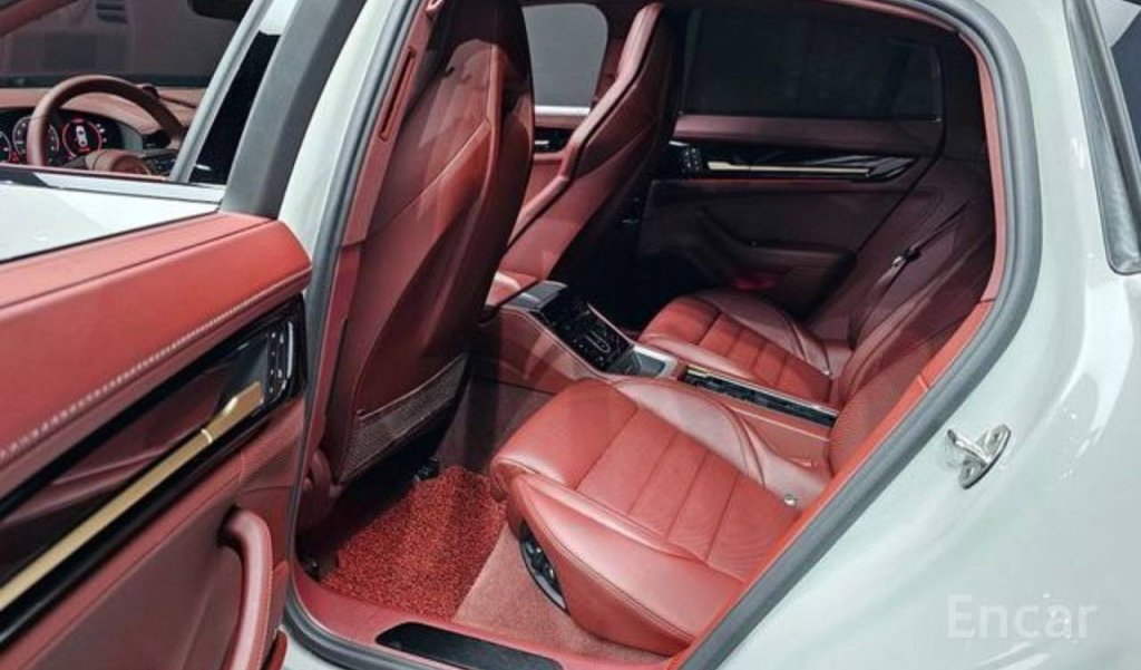 photo_5417968018773446966_y