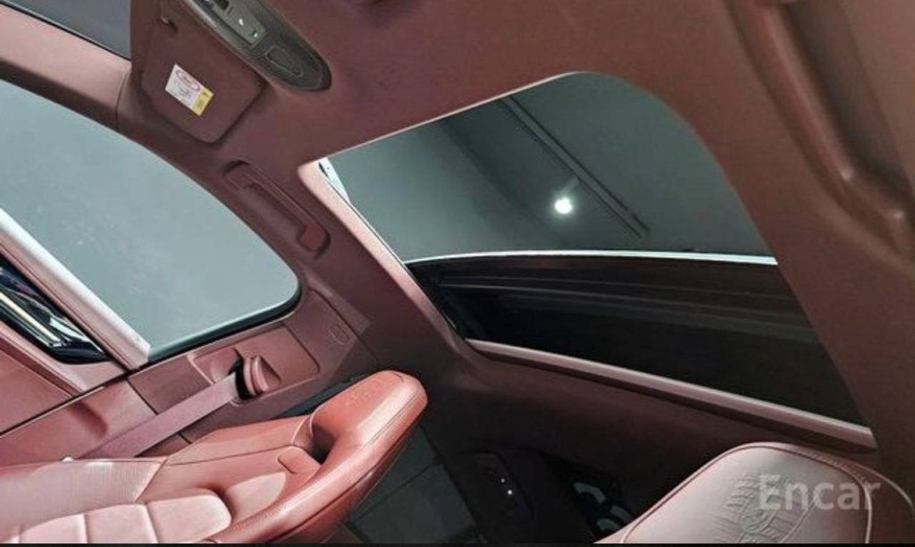 photo_5417968018773446972_y