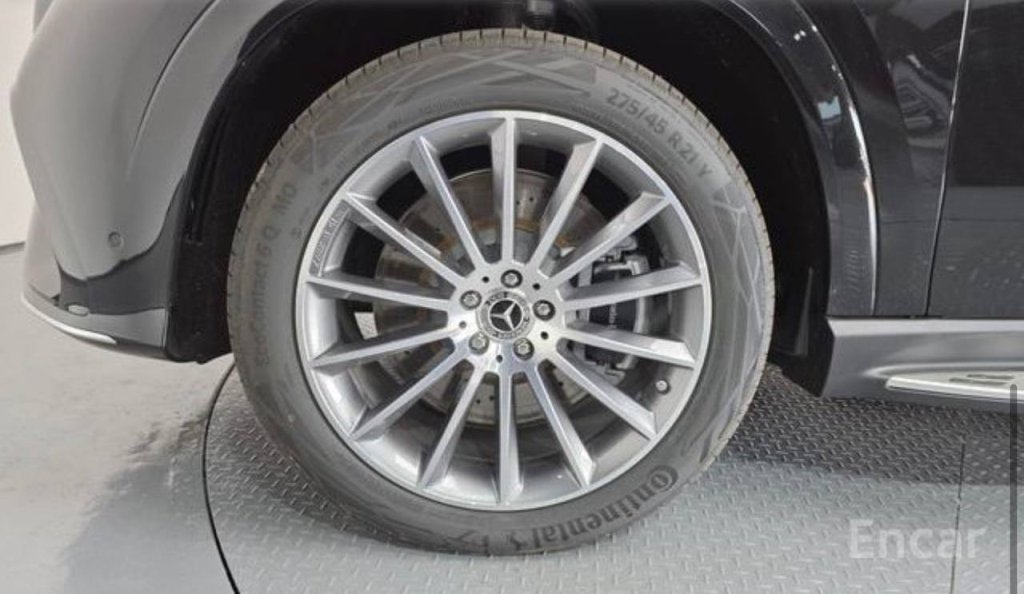 photo_5417968018773447231_y