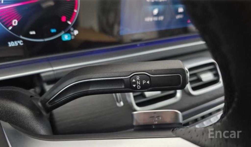 photo_5417968018773447235_y