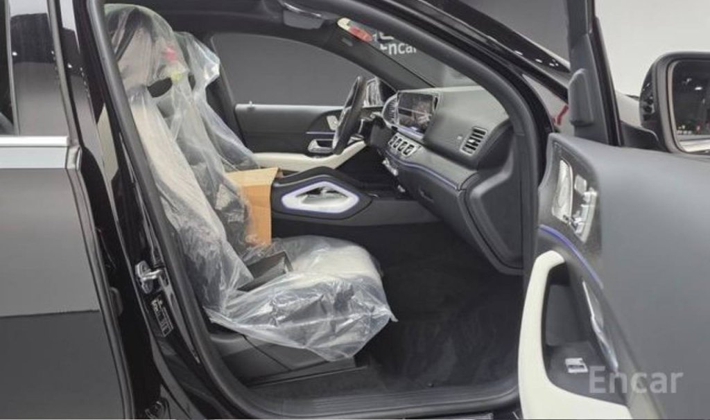 photo_5417968018773447236_y