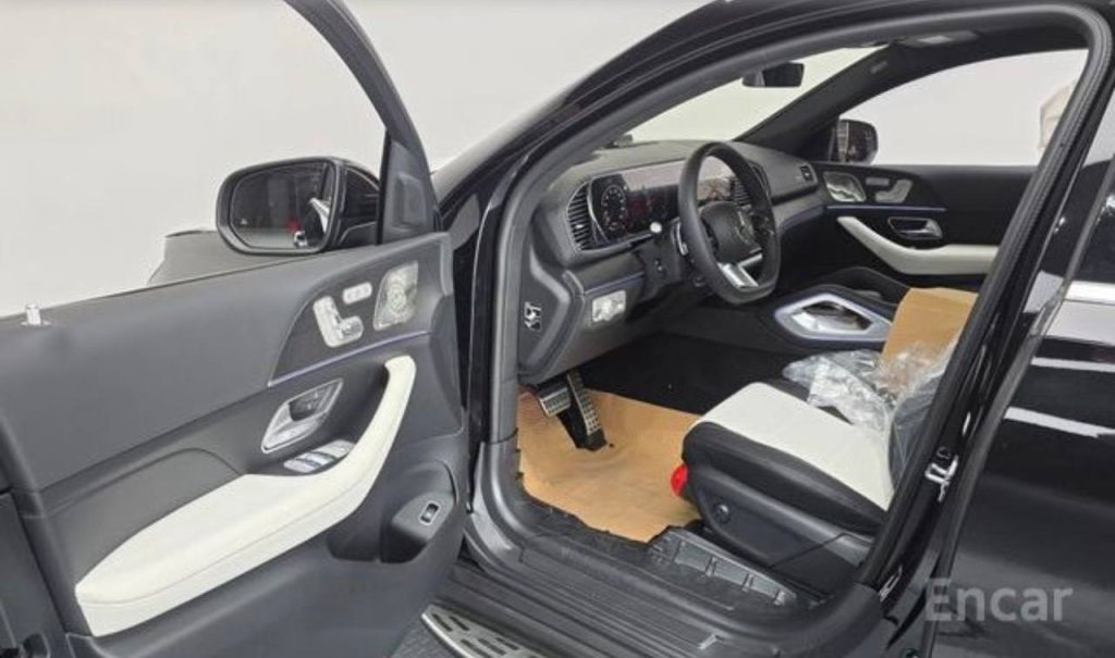 photo_5417968018773447237_y