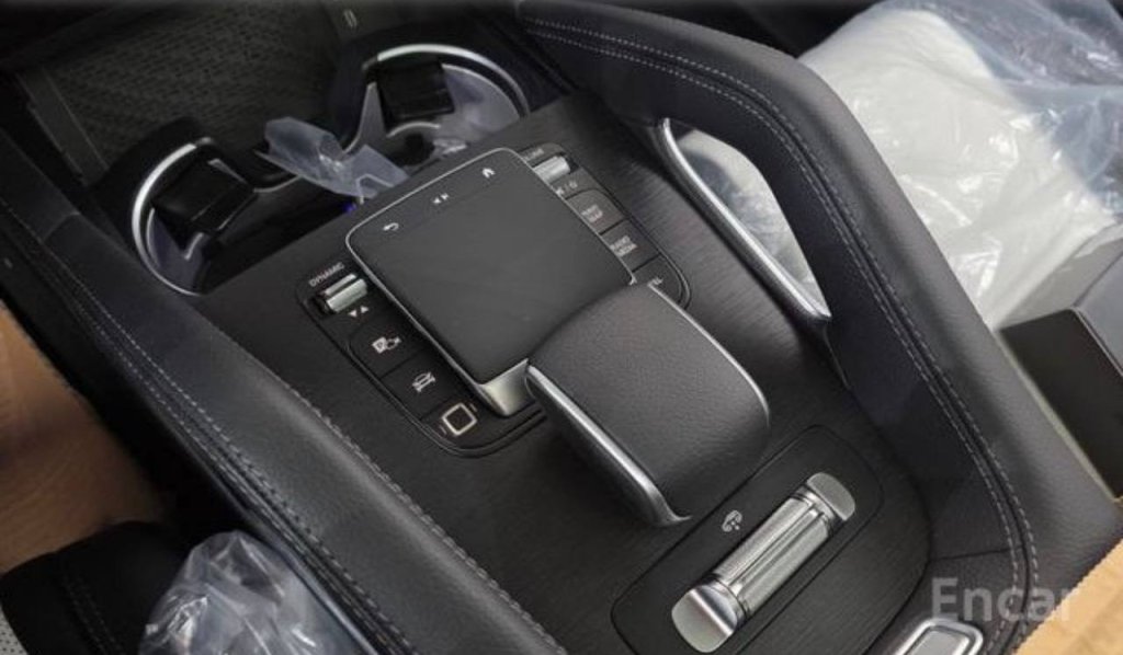 photo_5417968018773447242_y