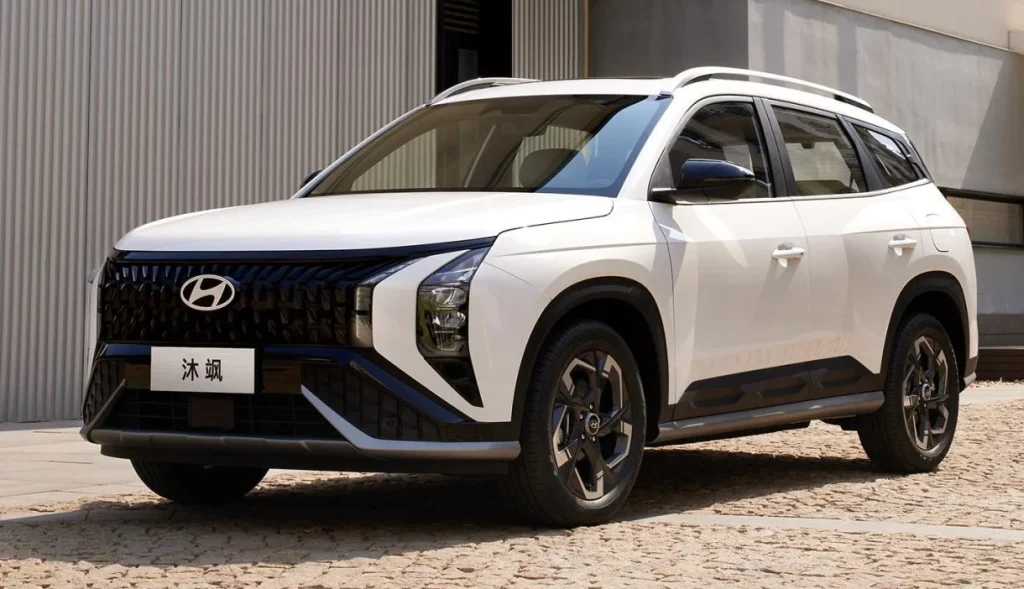 Hyundai объявил цену нового кроссовера с необычным интерьером