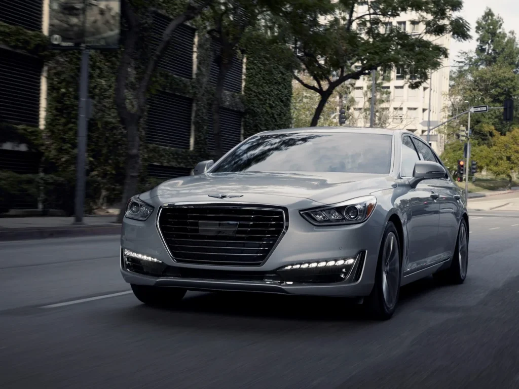 Седан Genesis G90 бросил вызов конкурентам ценой