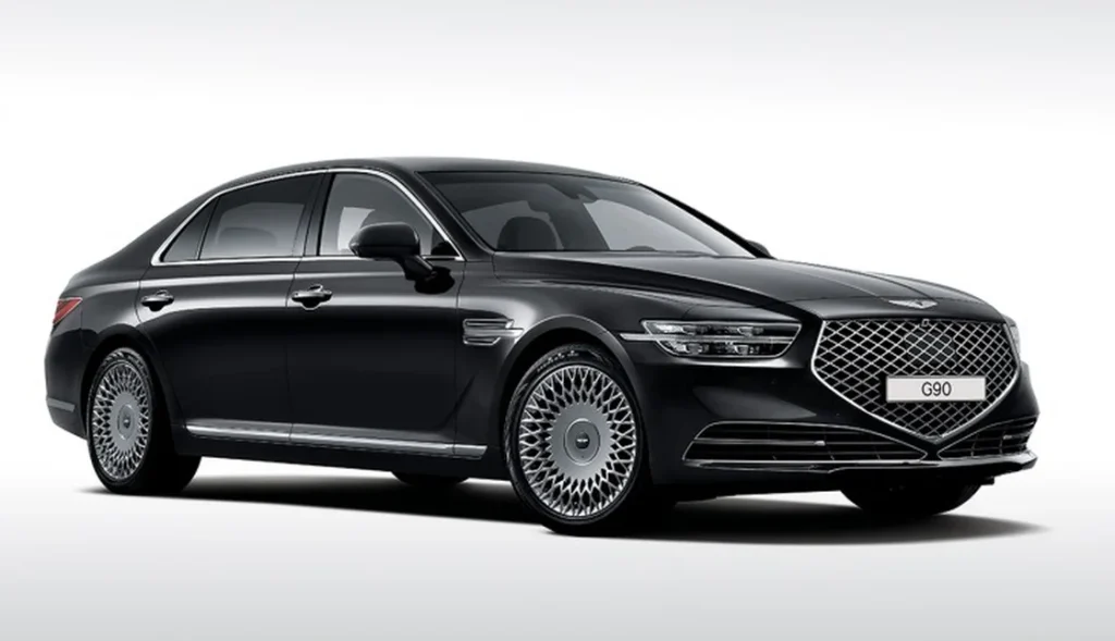 В продаже появился обновленный седан Genesis G90