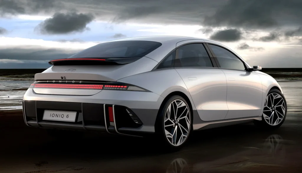 Новый электромобиль Hyundai: обивка из вторсырья и фонари из пикселей