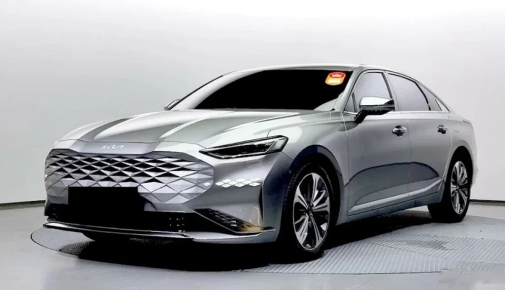 Новый седан Kia K8 начали продавать в России